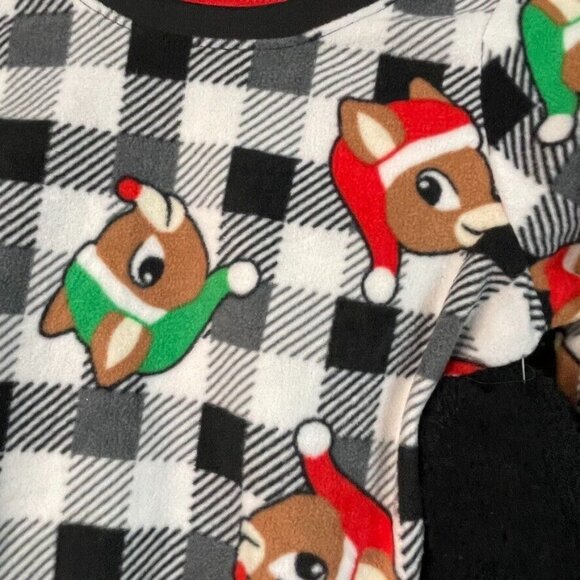 Rudolph Small 6/6x Reindeer Santa Pajamas & Fluffy Socks PJ Set Check Pattern - Picture 6 of 12